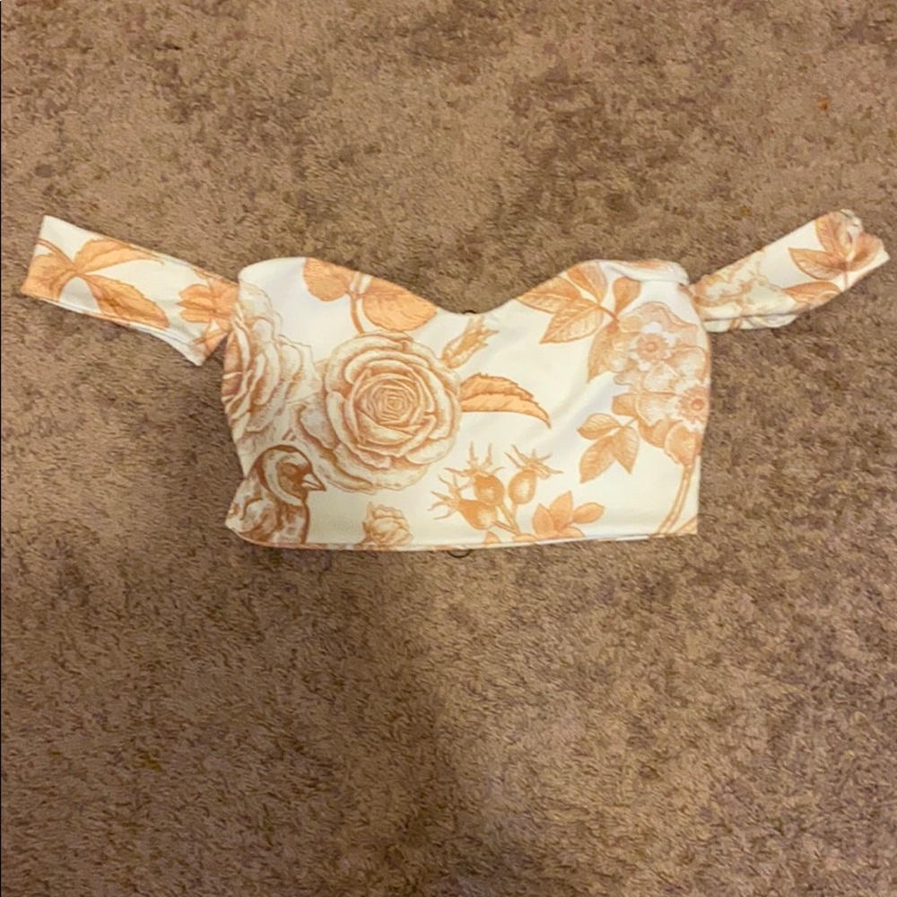 Prettylittlething crop top